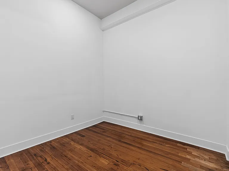 607 Main St #8 — Photo 5