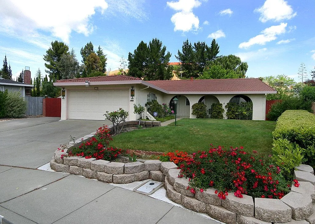 2750 Chamise Ct photo 1