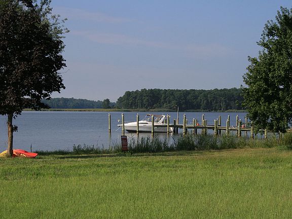 Keep your boat here. 