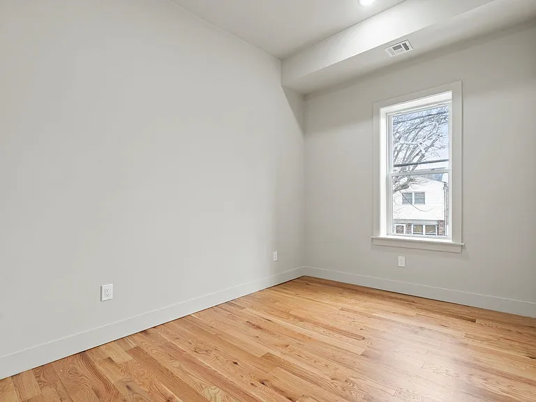 150 W Side Ave #2 — Photo 12