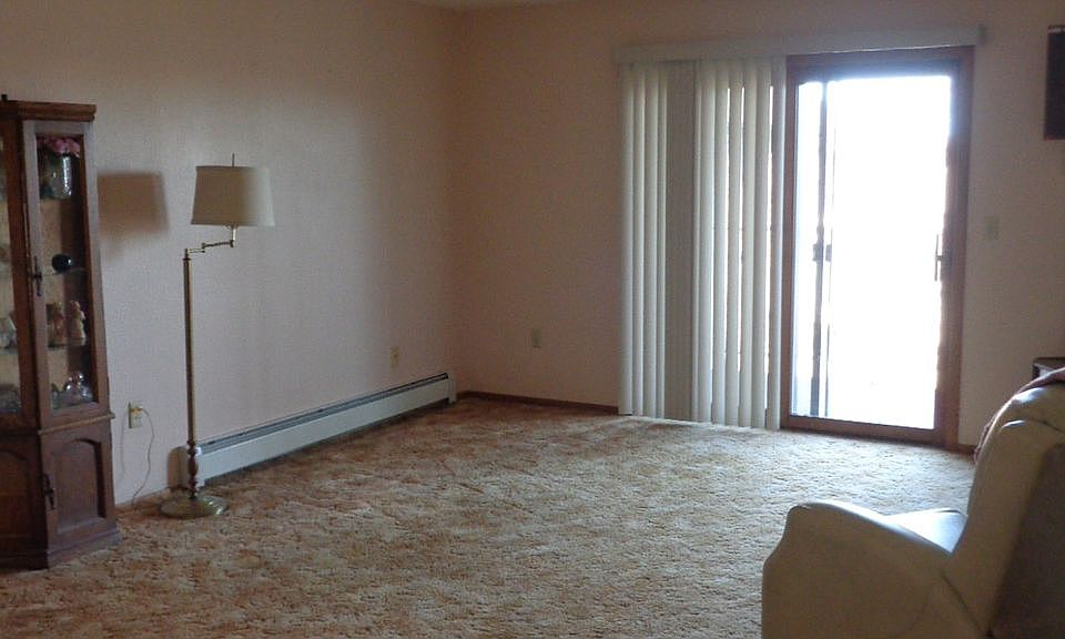 1st image of 1424 14th St E APT 31