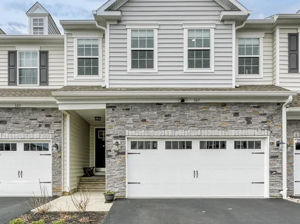 107 Charleston Dr, Monroe Township, NJ 08831