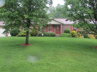 3670 Rackacres Dr, Cincinnati, OH 45211