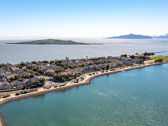 3rd image of 68 Sandpoint Drive