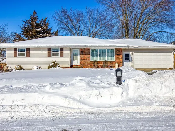 444 Fawn Dr, Brillion, WI 54110