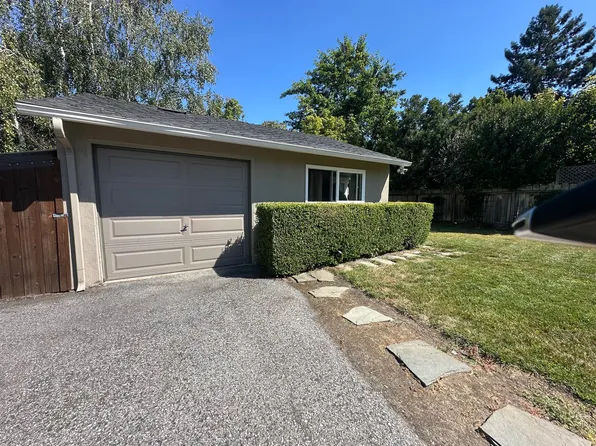 2111 Oakley Ave #A, Menlo Park, CA 94025