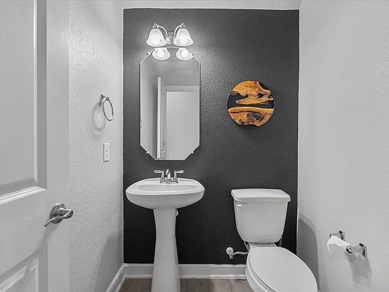 2417 Lake Mist Dr — Photo 42
