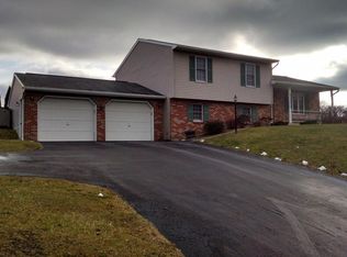 97 Pony Trail Dr, Bloomsburg, PA 17815