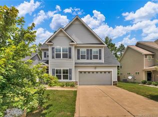 321 Derby Ln, Hope Mills, NC 28348
