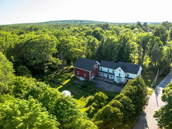 26 Mitchell Street, Mechanic Falls, ME 04256