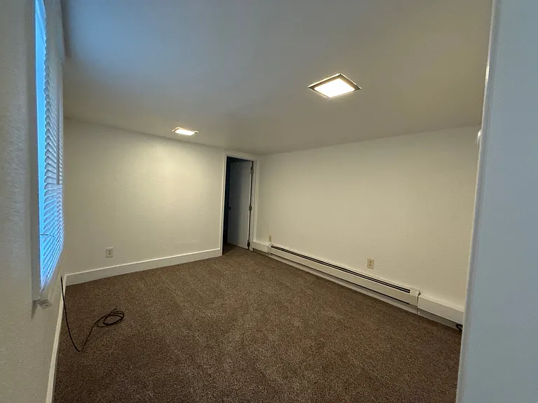 748 1/2 Cook Ave #B — Photo 12