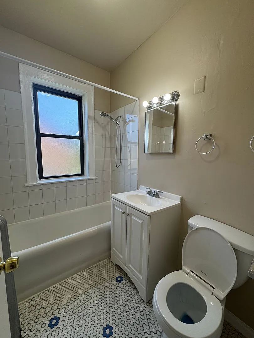 1 bed, 900 sqft, $850 — Photo 3