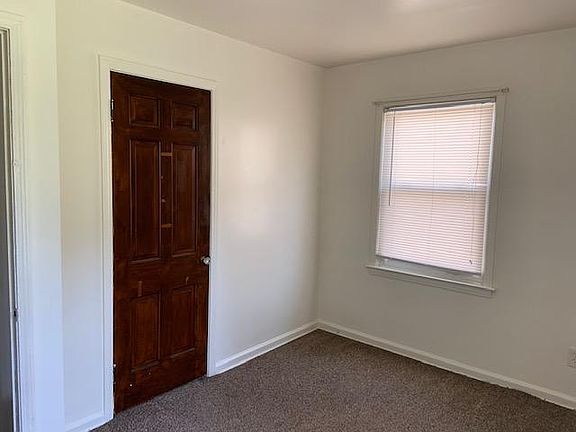 5th image of 17274 Wood St