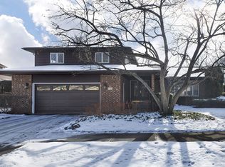 2107 Pioneer Ln, Wilmette, IL 60091