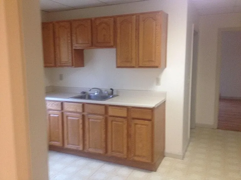 117 University Ave — Photo 4