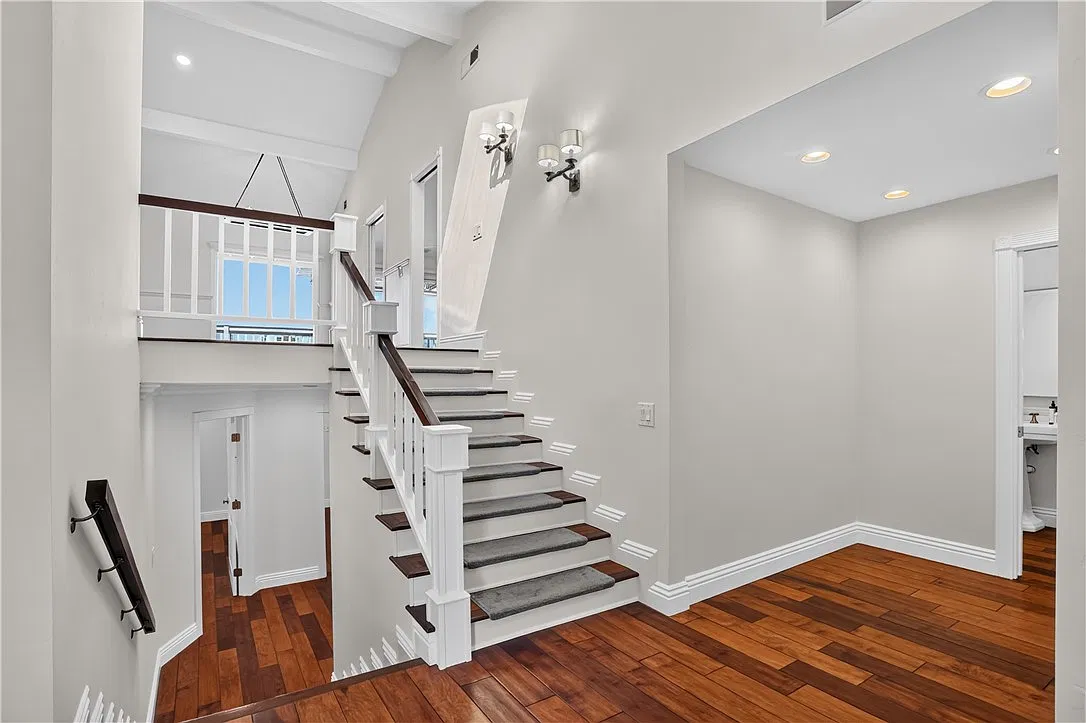 3 bed, 2.5 bath, 2460 sqft, $11,800 — Photo 4
