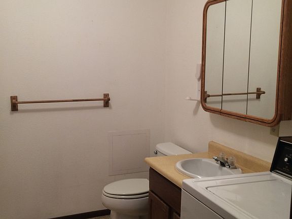 4th image of 410 Mora Ln