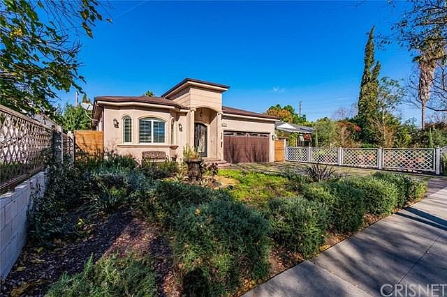 1st image of 14313 Emelita St