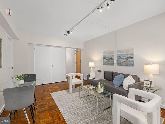 4th image of 2141 I St NW APT 402