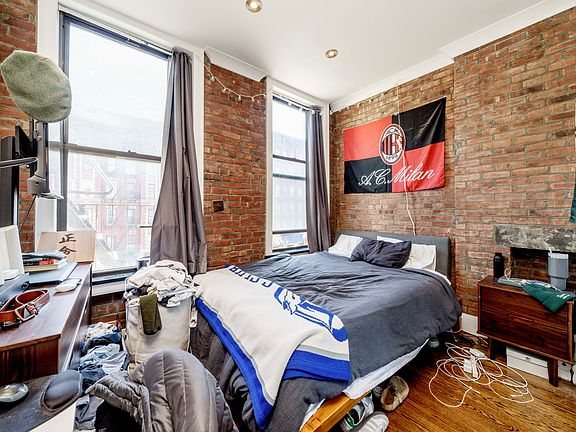 3rd image of 211 1st Ave APT 3