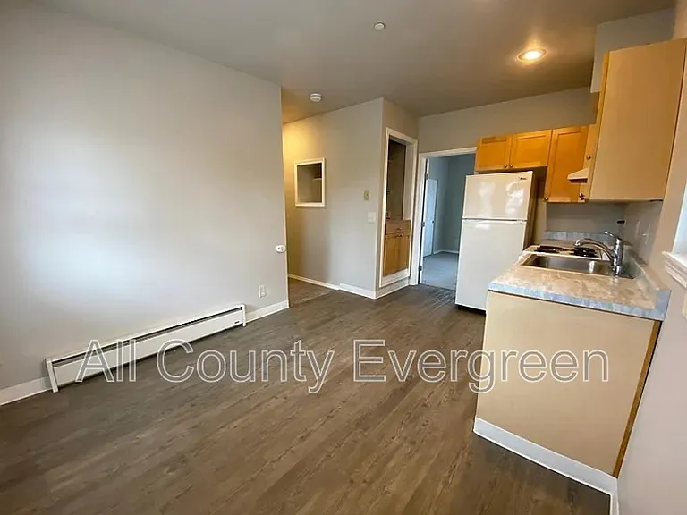 828 Broadway Ave #A — Photo 16