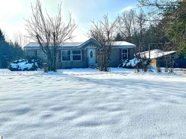 343 Montgomery Rd SW, South Boardman, MI 49680