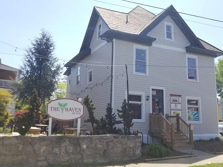 444 Elm Ave SW — Photo 32