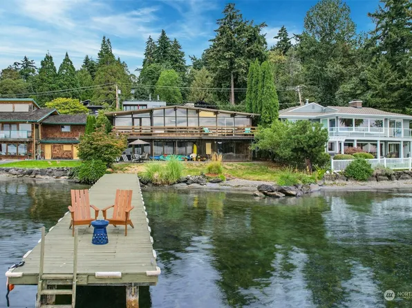 12409 Holmes Point Drive NE, Kirkland, WA 98034