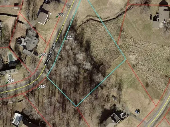 560 Fairview Dr, Paducah, KY 42001