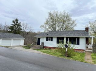 6232 Shelley Dr, Athens, OH 45701