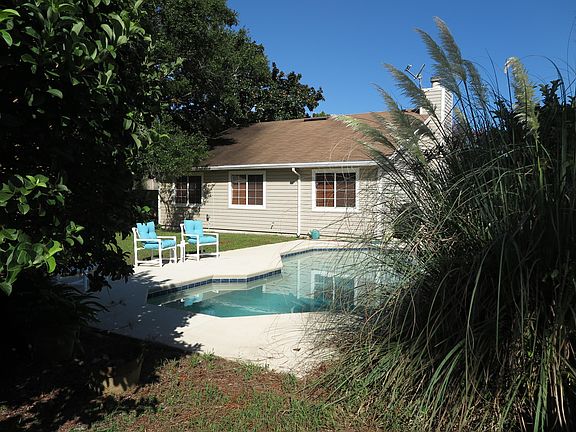 5th image of 8150 Sable Woods Dr N