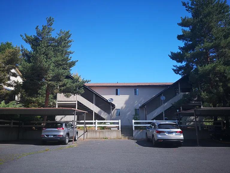 70 NW Thomas St #A — Photo 1