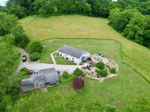 2220 Pleasant Valley Rd, Murrysville, PA 15668