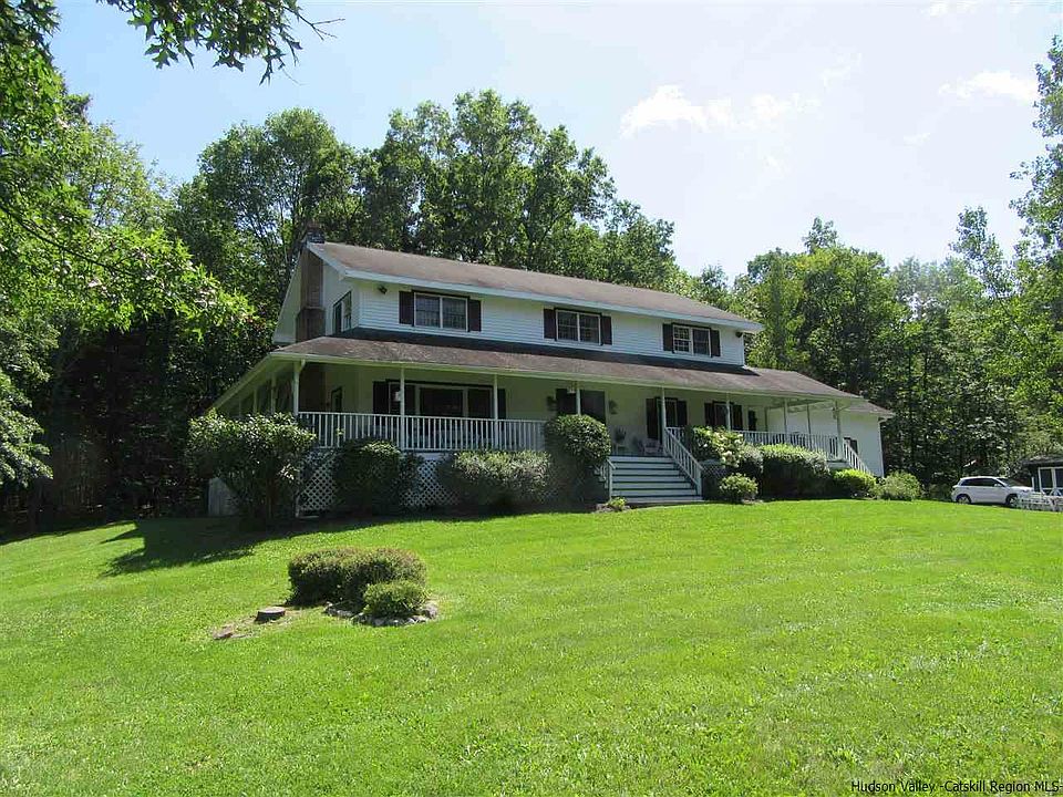 1st image of 10 White Oaks Ln