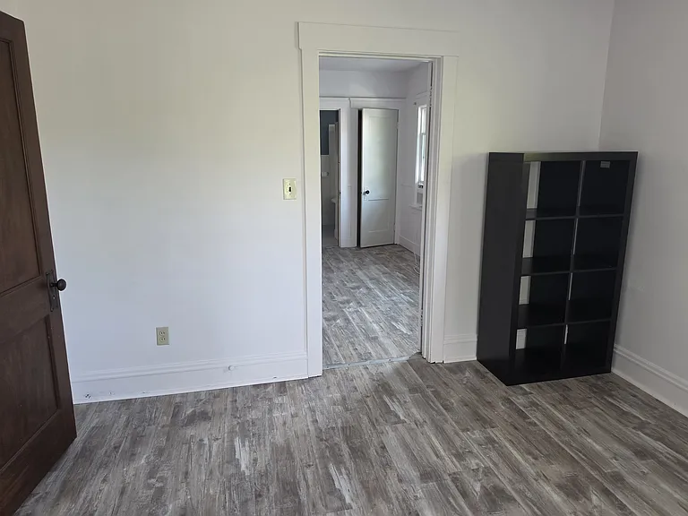1602 Hopkins Ave — Photo 3
