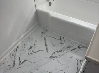 2418 48th St #1, Moline, IL 61265