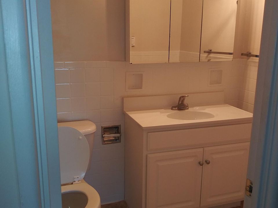 2nd image of 95 Kaye Vue Dr APT 2B