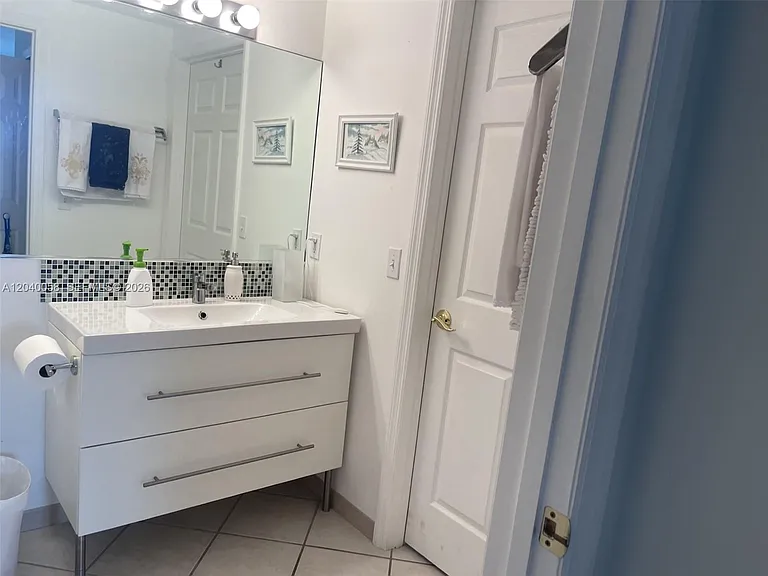 3500 Coral Way #1413 — Photo 12