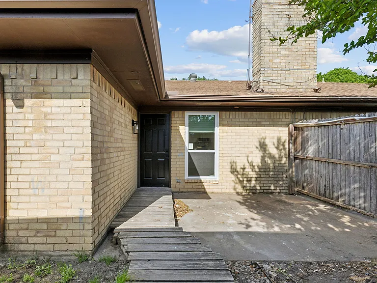 1922 N Floyd Rd — Photo 16