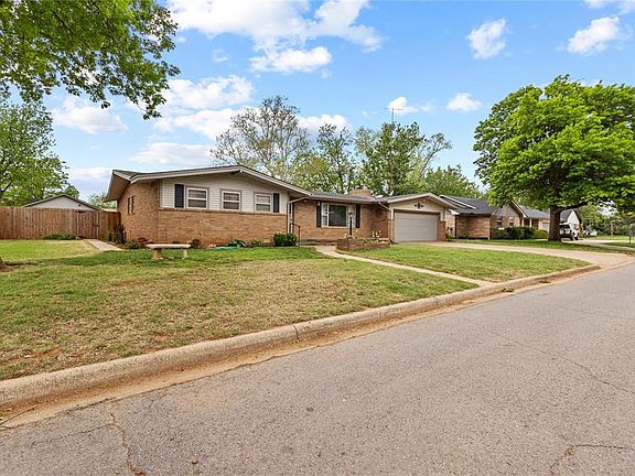 2nd image of 713 Oak Dr