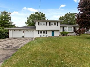 207 Brigham School Rd, Bloomington, IL 61704