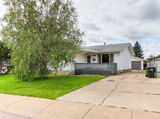 1984 68th St NW, Edmonton, AB T6K 2J4