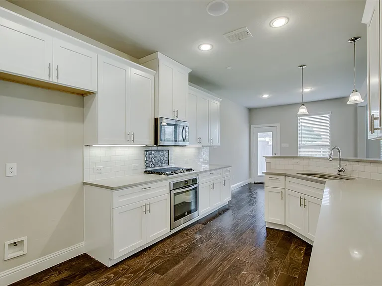 2949 Galveston St — Photo 11