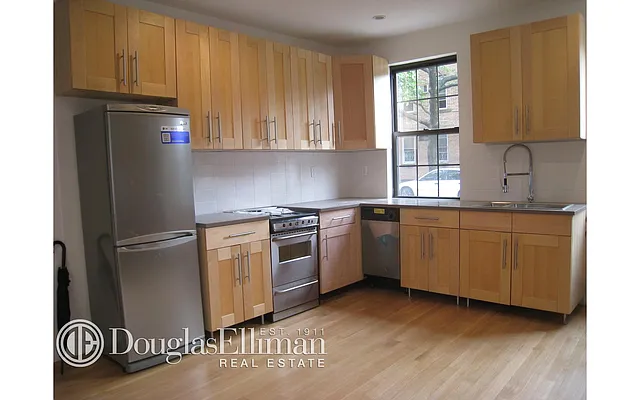 Rented by Douglas Elliman | media 7