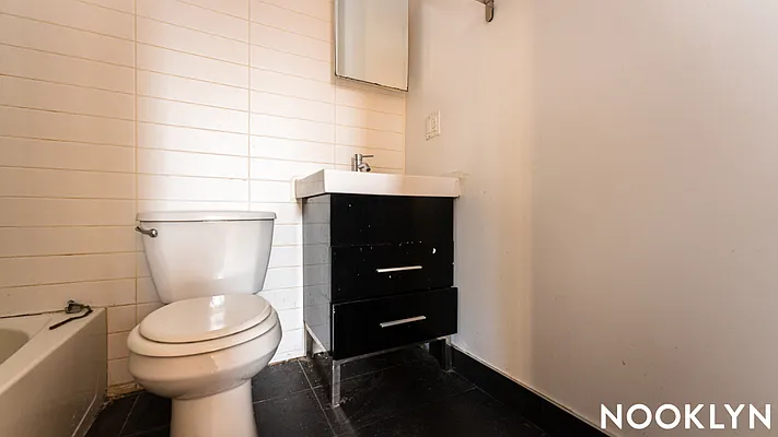 Rented by Nooklyn NYC LLC | media 12