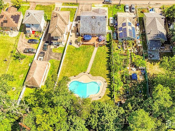 5th image of 114 Manalapan Rd