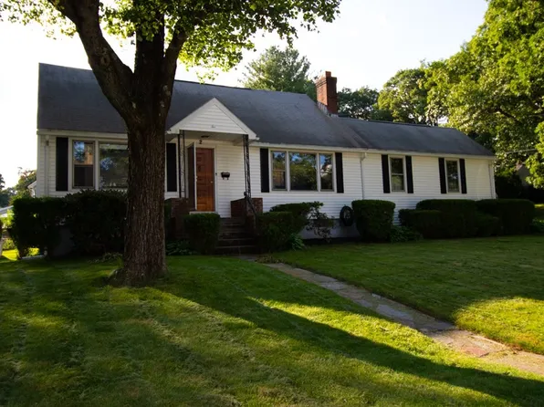 2 Diane Ave, Auburn, MA 01501