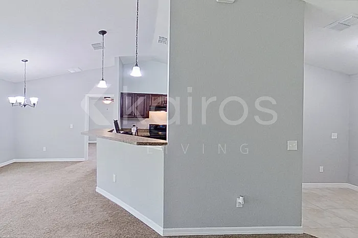 5623 NW 55th Ave — Photo 4