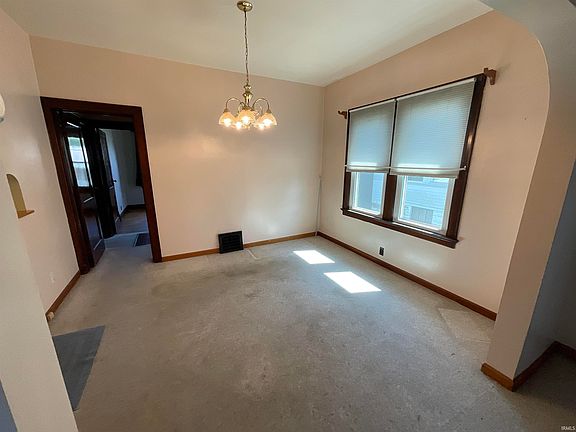 5th image of 709 N Kerth Ave