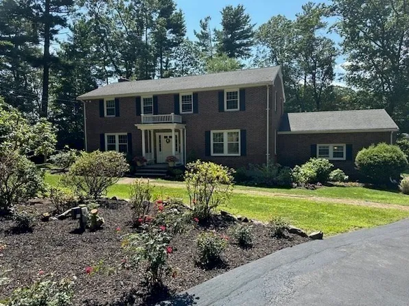 186 Pecunit St, Canton, MA 02021
